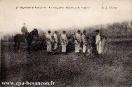 Carte postale ancienne Besançon - A. L. - 4me Régiment d'Artillerie - Au Polygone - Manœuvre de la Pièce