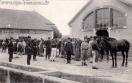 Carte postale ancienne Besançon - Cantine Valloire - 24 - 4me RÉGIMENT D'ARTILLERIE - Visite de Harnachements.