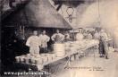 Carte postale ancienne Besançon - A. L. - 4me Régiment d'Artillerie - Cuisine