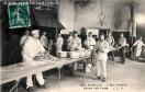 Carte postale ancienne - 223. Besançon - 4e Régt d'Artillerie - Intérieur d'une ...