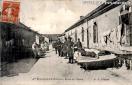 Carte postale ancienne Besançon - A. L. - 4me Régiment d'Artillerie - Revue de Literie