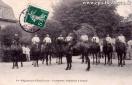Carte postale ancienne - 4me Régiment d'Artillerie - Trompettes. Répétition à Ch...