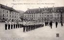 Carte postale ancienne Besançon - Bauer, Marchet et Cie - 5e Régiment d'Artillerie, BESANÇON (Doubs) - Classes à Pied, Manœuvre du Sabre