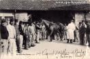 Carte postale ancienne Besançon - F. D. - La Visite des Chevaux... au 5ème Régiment d'Artillerie de Campagne