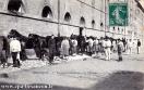 Carte postale ancienne Besançon - Cantine Buy - BESANÇON - 5me Régiment d'Artillerie - Le Pansage
