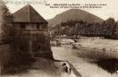 Carte postale ancienne - 218. BESANÇON-les-BAINS. - Le Doubs à Canot. - Bastion ...