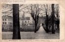 Carte postale ancienne - BESANÇON. - Pensionnat Saint-Vincent. - Les Jardins et ...