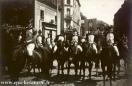Carte postale ancienne - BESANÇON - Place Flore - Cavalcade au profit de la Mais...