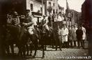 Carte postale ancienne - BESANÇON - Place Flore - Cavalcade au profit de la Mais...