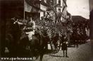 Carte postale ancienne - BESANÇON - Place Flore - Cavalcade au profit de la Mais...