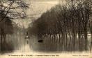 Carte postale ancienne - Les Inondations en 1910 - BESANÇON  - Promenade Chamars...