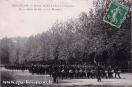 Carte postale ancienne - BESANÇON. - Revue du 14 Juillet à Chamars - 14. - Défil...