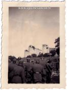 Carte postale ancienne - BESANÇON - Soldats allemands devant la Citadelle.