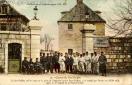 Carte postale ancienne - Besançon Historique (M. D.) - 10. - Caserne du Fort-Gri...