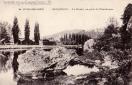 Carte postale ancienne Besançon - Nouvelles Galeries - 65 - EN FRANCHE-COMTÉ - BESANÇON - Le Doubs au pied de Chaudanne