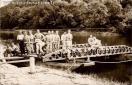 Carte postale ancienne - Besançon - 4me Génie. Préparation d'un pont par convers...