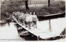 Carte postale ancienne - BESANÇON - Militaires du 4e Génie à la Gare d'Eau
