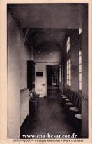 Carte postale ancienne - BESANÇON. - Clinique Clermont - Salle d'attente