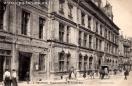 Carte postale ancienne Besançon - Henri Tardy - 2 - BESANÇON - Palais Granvelle et Grande Rue