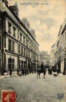 Carte postale ancienne - BESANÇON. -  Palais Granvelle.