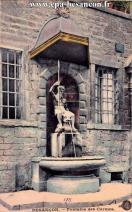 Carte postale ancienne Besançon - SFNGR (Globe) - BESANÇON. - Fontaine des Carmes.