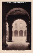 Carte postale ancienne - 2907 BESANÇON-LES-BAINS - COUR DES CARMES