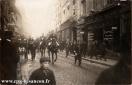 Carte postale ancienne - BESANÇON - Au Salon de Paris - 97 Grande rue