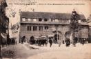 Carte postale ancienne - 86. - BESANÇON-les-BAINS. - Hôtel de Ville (Monument hi...