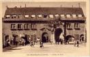 Carte postale ancienne Besançon - Péquignot - 136. BESANÇON-LES-BAINS. - L'Hôtel de Ville.