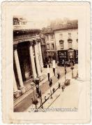 Carte postale ancienne - BESANÇON - Place et église St Pierre sous l'Occupation