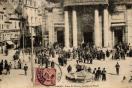 Carte postale ancienne - 405 - BESANÇON - Place St-Pierre - Sortie de Messe