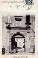 Carte postale ancienne - BESANÇON. - Rue des Granges, 5 - Porte de l'Hôtel Buson...