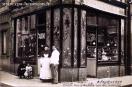 Carte postale ancienne - A.FOURNERET - Angle rue Gambetta - 11 rue des Granges