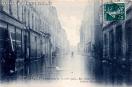 Carte postale ancienne - BESANÇON - Inondations de Janvier 1910 - Rue Gambetta