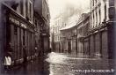 Carte postale ancienne - Les inondations en 1910 - BESANÇON - Rue des Granges et...