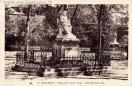 Carte postale ancienne Besançon - CAP - 43 BESANÇON - Monument Victor Hugo - Just Becquet, stat.