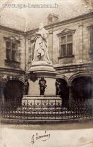 Carte postale ancienne Besançon - BOREL - Besançon. Statue du Cardinal Granvelle.