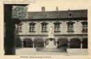 Carte postale ancienne - BESANÇON - Statue du Cardinal GRANVELLE
