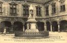 Carte postale ancienne - BESANÇON HISTORIQUE (M. D.) - 20. - Cour du Palais Gran...