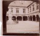 Carte postale ancienne - BESANÇON - Cour intérieure du Palais Granvelle