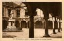 Carte postale ancienne - 108. BESANÇON-les-BAINS. - Palais et statue du cardinal...