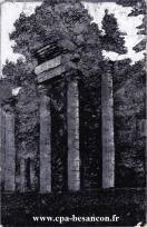 Carte postale ancienne Besançon - Dufay - BESANÇON - Vestiges du Théâtre romain, square Castan