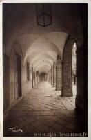 Carte postale ancienne Besançon - H. Tourte & Petetin - BESANÇON - Lycée Victor-Hugo - Cloitre de la Cour d'Honneur