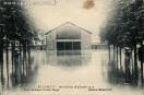 Carte postale ancienne - BESANÇON - Inondations de Janvier 1910 - Cour du Lycée ...