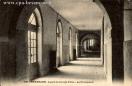 Carte postale ancienne - 601 - BESANÇON - Lycée de Jeunes Filles - Le Promenoir