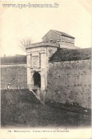 Carte postale ancienne - 59 - BESANÇON - Porte d'Arènes (2e Enceinte)