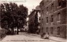 Carte postale ancienne - 134. - BESANÇON-les-BAINS - Place Marulaz - Caserne Con...