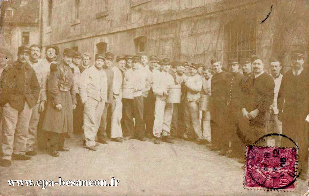 Besançon 4e génie caserne condé distribution de la soupe