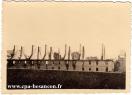 Carte postale ancienne - BESANÇON - Caserne Condé après bombardement.