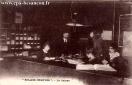 Carte postale ancienne - ECLAIR COMTOIS. - La Caisse.